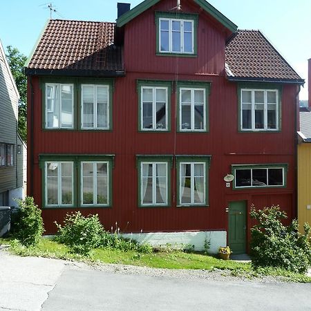 Red Old House Tromso Apartment Szoba fotó